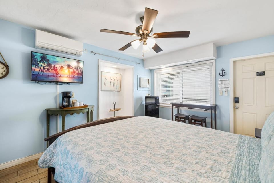 Gulfview Retreat on Dock Street Apartment in Cedar Key