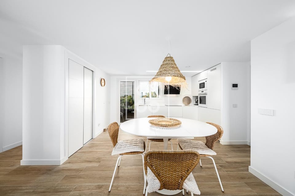 Kitchen or kitchenette, Dining area, kitchen