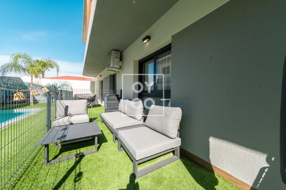 Benoa Zen Ground-floor luxury, direct pool access, by Oyoostays Apartment in Pilar de la Horadada