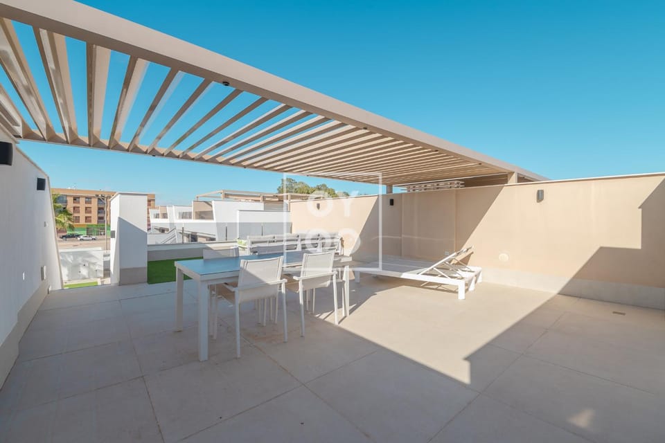 View (from property/room), Balcony/Terrace, Dining area, sunbed