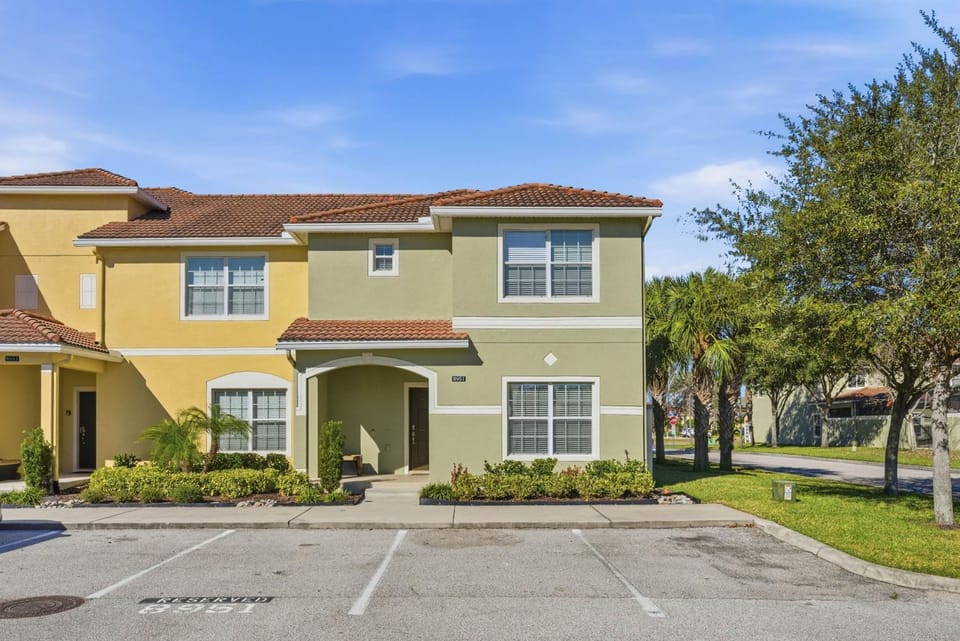 8951 Disney Dreams Family Townhouse Near Park House in Four Corners