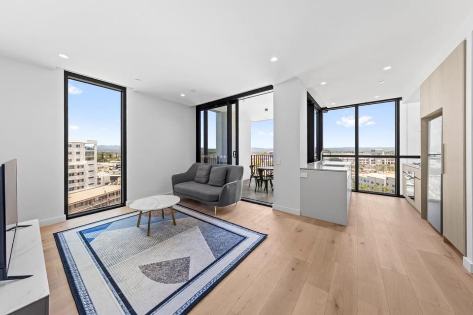 Serene 2 Bedroom Relaxation with Ocean Breeze Apartment in Mermaid Beach