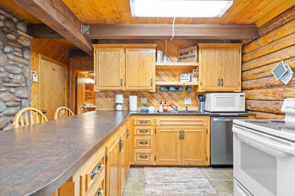 The Hailey Cabin Cabin in Island Park