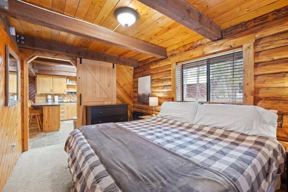The Hailey Cabin Cabin in Island Park