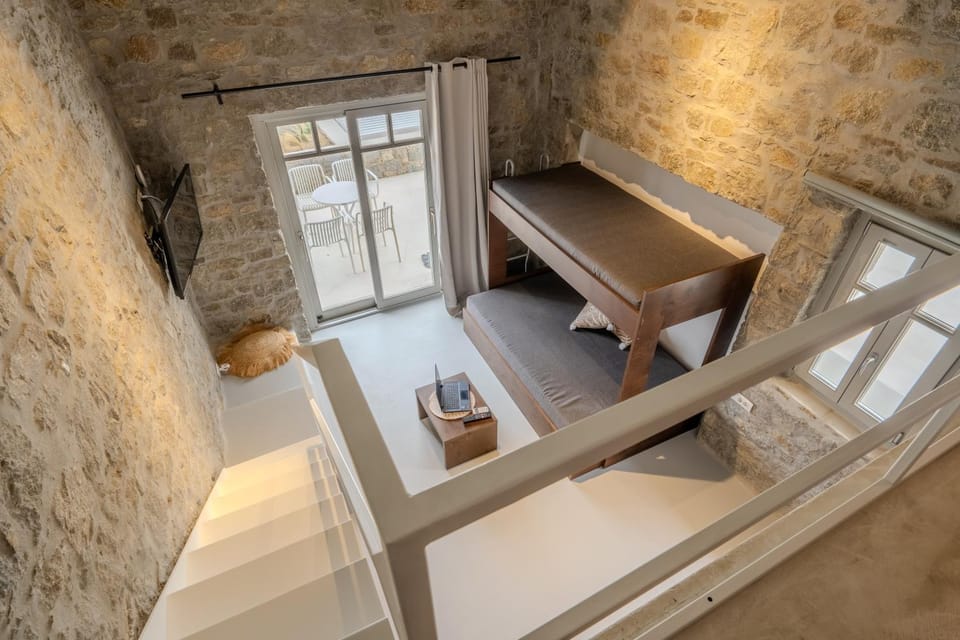 Living room, Seating area, bunk bed