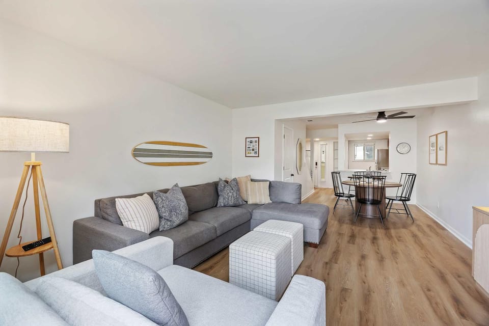 Stylish Sunny Surf Villa - Beach Across Street Villa in South Forest Beach