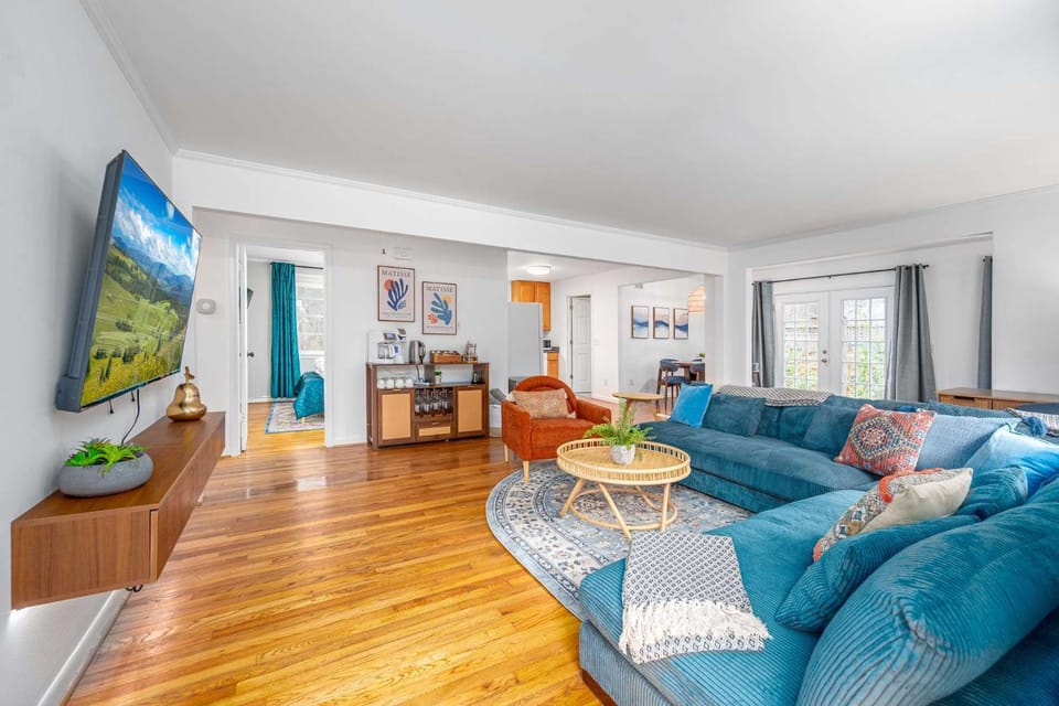 The Blue Haven Bungalow House in Carrboro