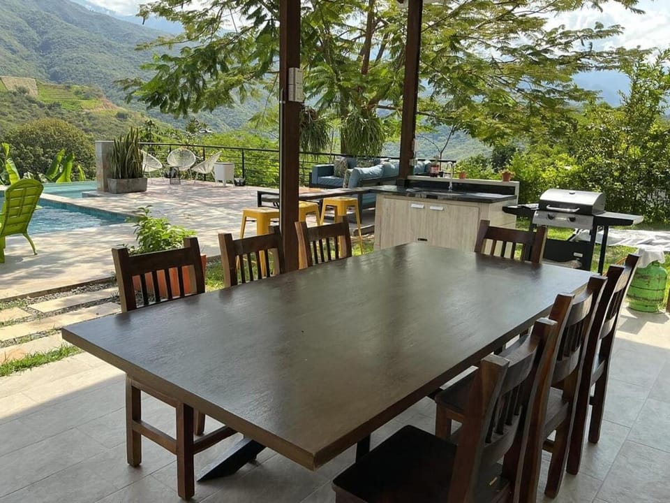Finca en Sopetran con Piscina lnfinita y Jacuzzi House in Antioquia