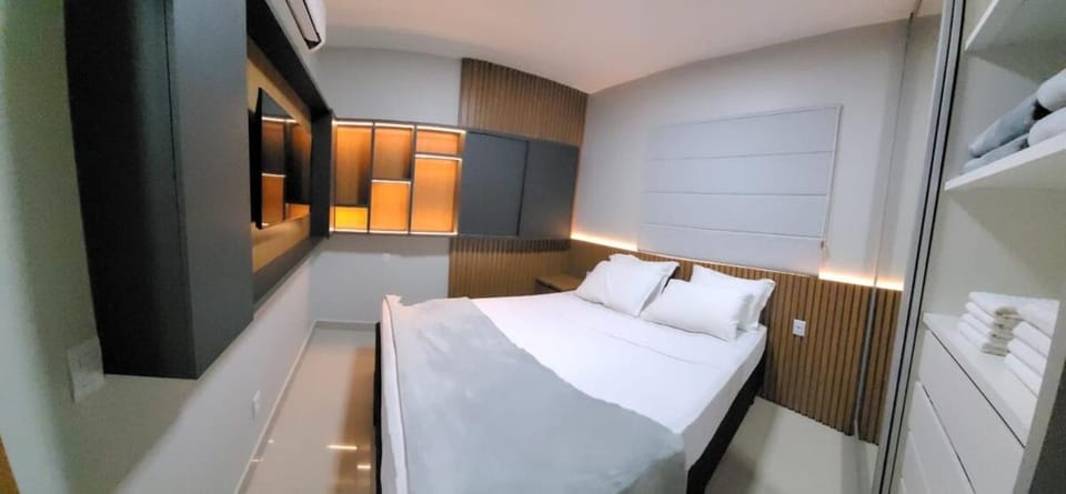 Bed, TV and multimedia, Photo of the whole room, Bedroom, wardrobe