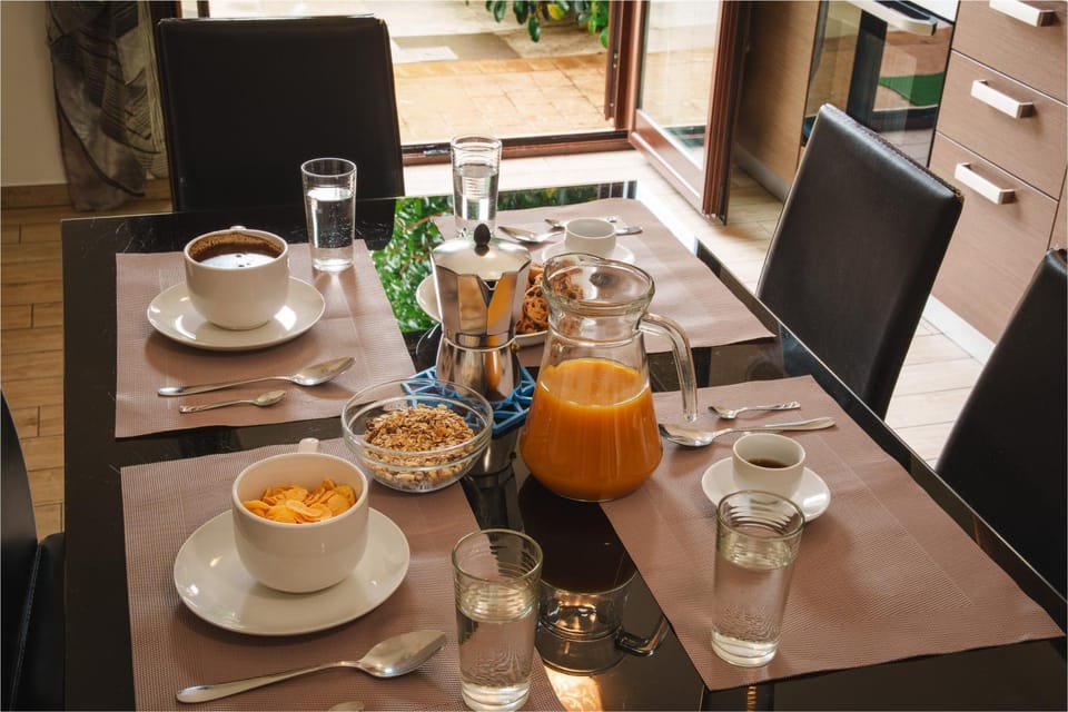 SEVENTEEN BLACK APARTMENT -With garden and private parking just 5 minutes walk from the historic center Apartment in Tropea