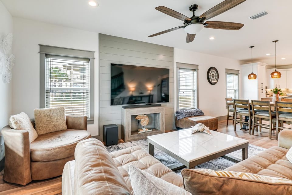 Walk to Beach! 'Ocean's Paradise' w/ Patio House in Mexico Beach