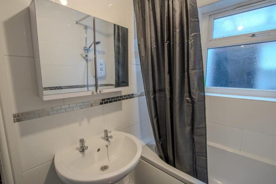 Charming & Relaxing Getaway near Liverpool City House in Liverpool
