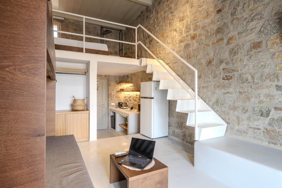 Kitchen or kitchenette, Living room