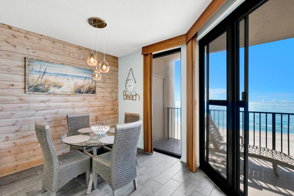 Phoenix X 902 House in Ono Island