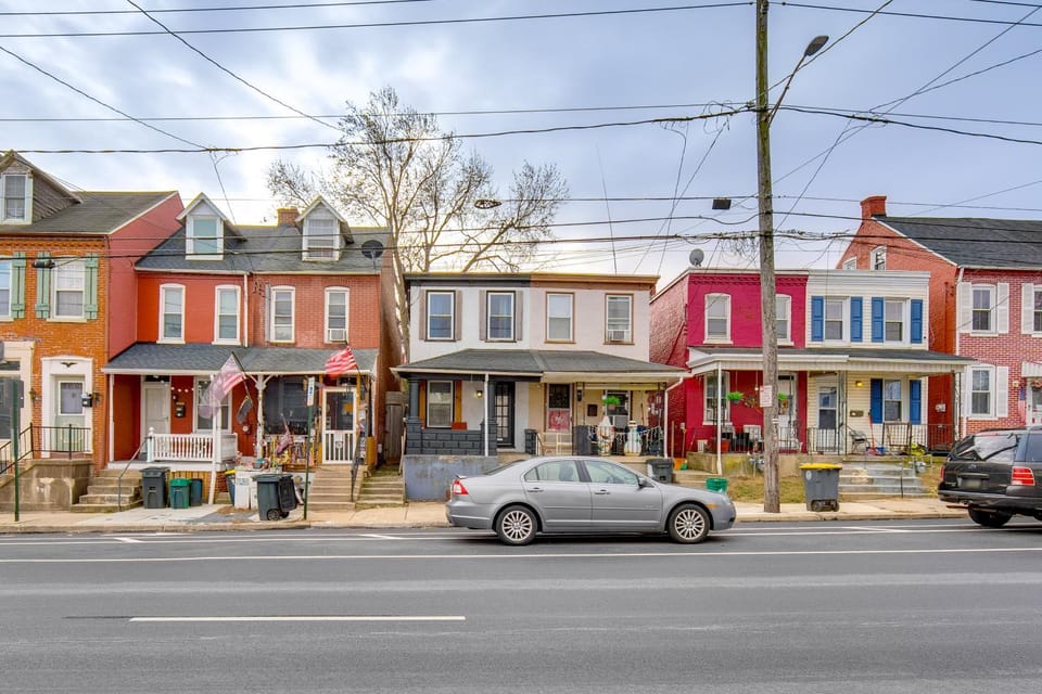WFH Space & Yard! Walkable Lancaster Row Home House in Lancaster