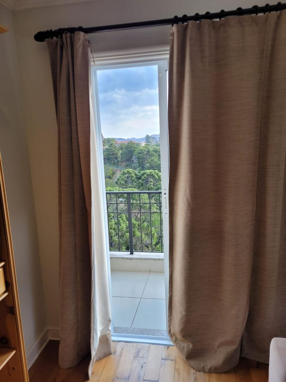 Apart - La Bas Apartment in Campos do Jordão