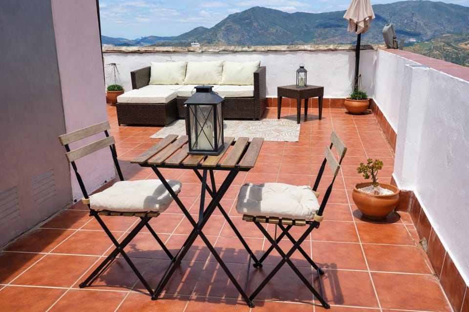 Natural landscape, View (from property/room), Balcony/Terrace, Seating area, Mountain view
