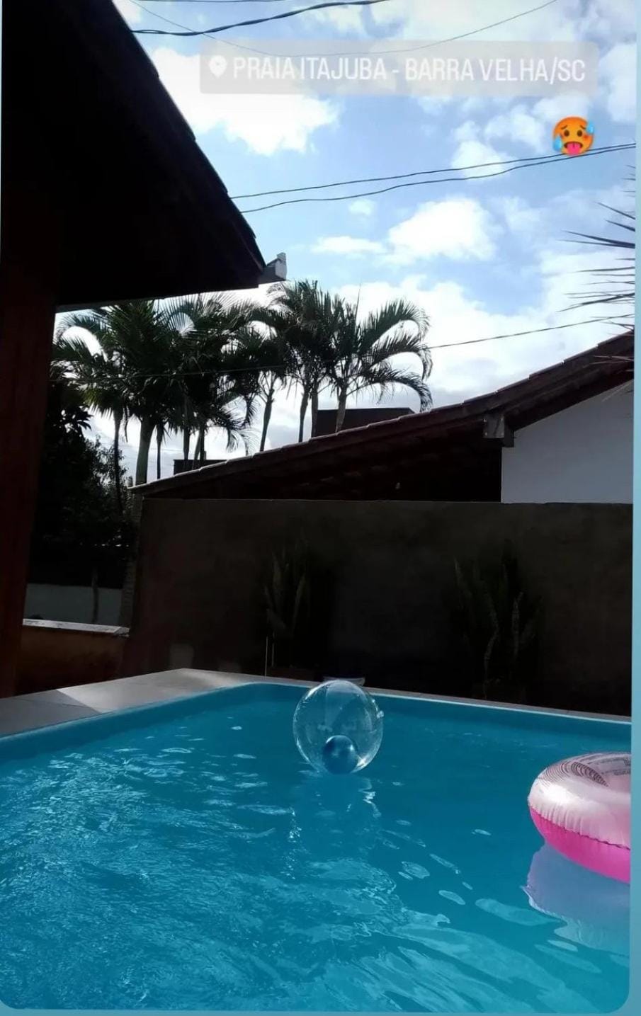 Edícula completa com piscina, churrasqueira e mesa de sinuca House in State of Santa Catarina