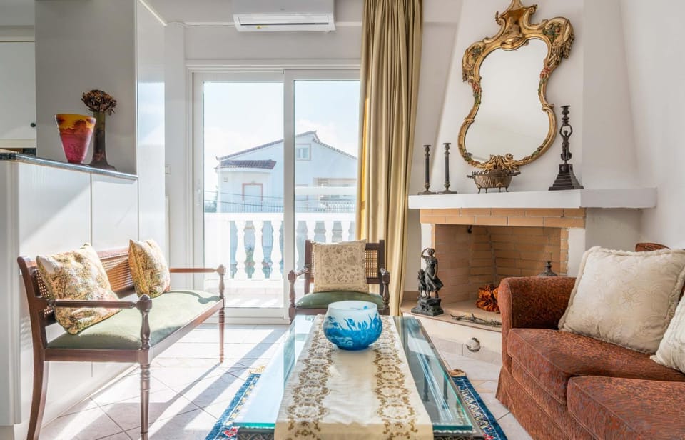 Living room, air conditioner