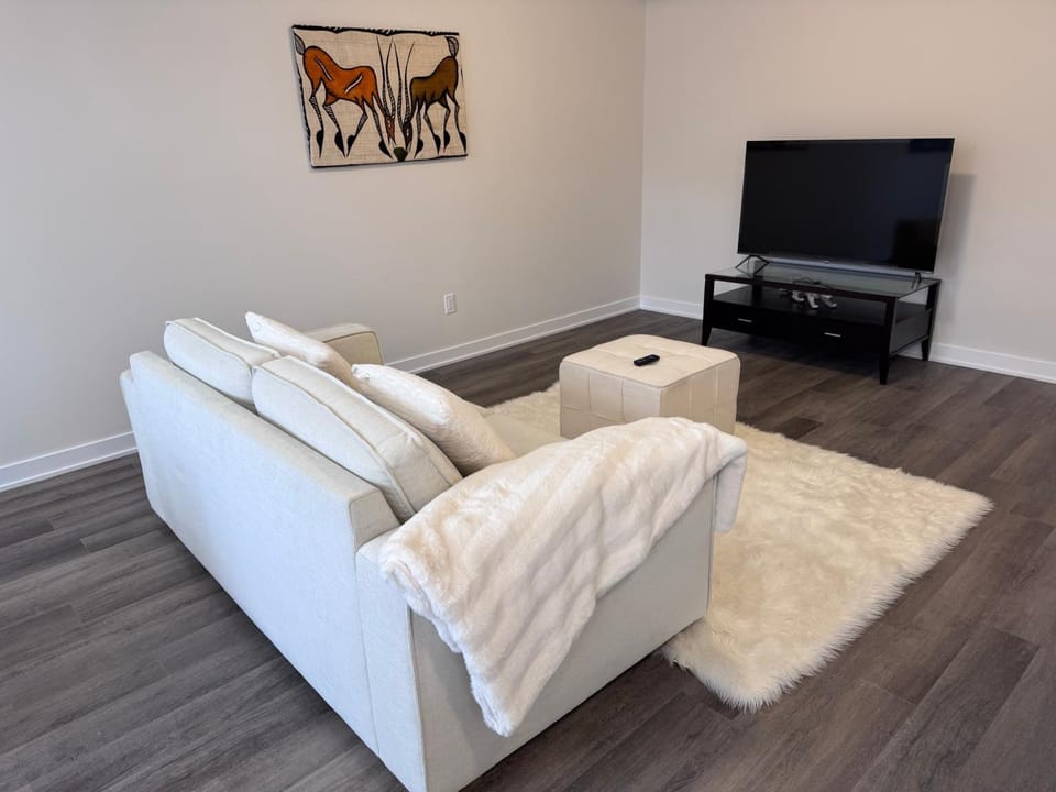 Family friendly Ottawa Airport Apartment in Ottawa