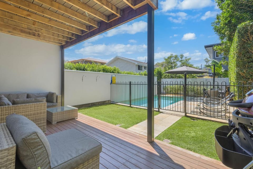 Palmy Villa House in Palm Beach
