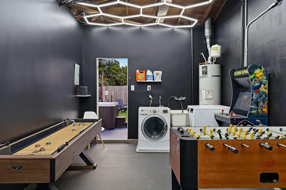 3BR Modern Chula Vista Home with Hot Tub and Game Room House in National City