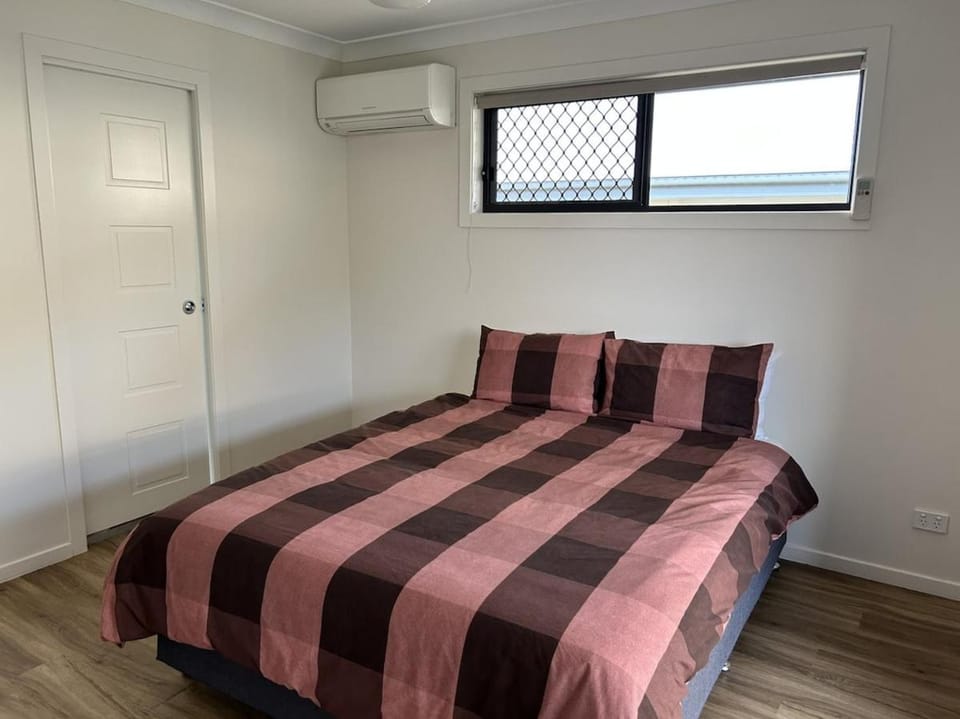 Entire 4 Bedroom Home House in Brisbane