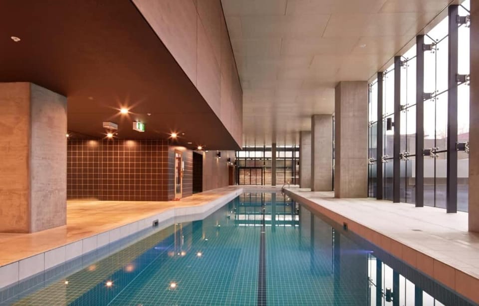 Spacious 2B2B - City Central Gym Pool Spencer St Apartment in Melbourne