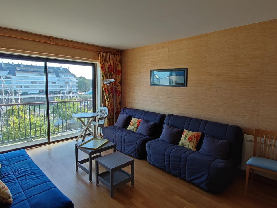 Studio 4 personnes face port avec balcon et parking - FR-1-843-50 Apartment in Le Pouliguen