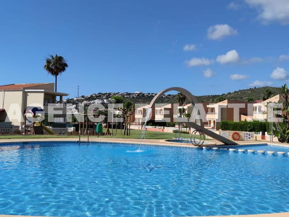 Villa tranquila con piscina y jacuzzi compartidos, 3 habitaciones, 2 baños - ES-389-25 House in Peniscola