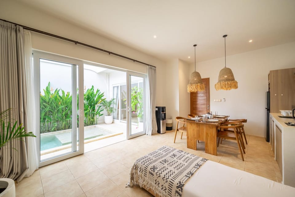 Kitchen or kitchenette, Living room, Seating area, Pool view