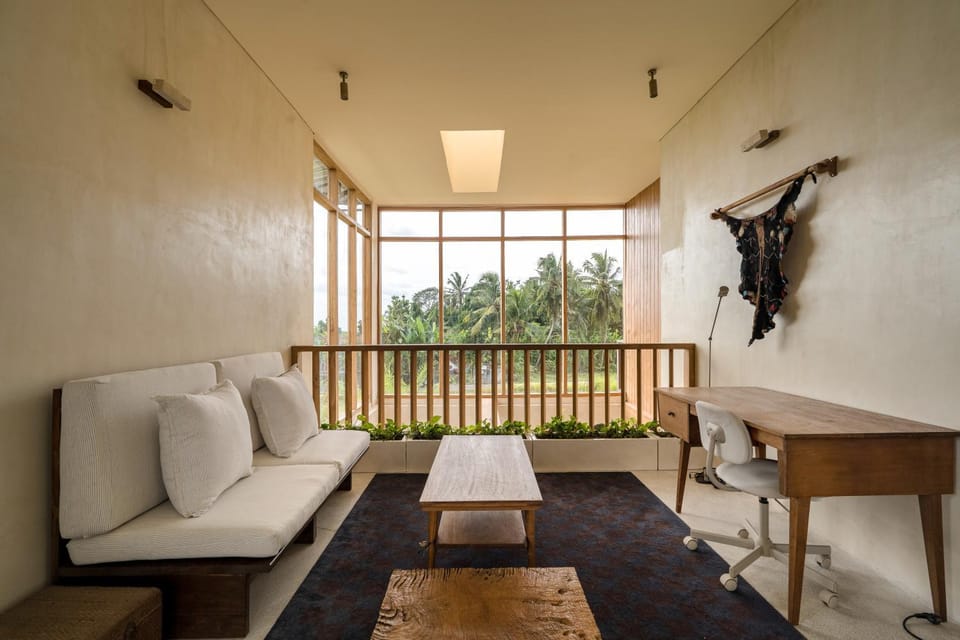 View (from property/room), Living room, Seating area