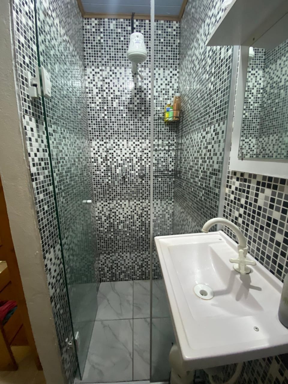 Shower, Bathroom, towels