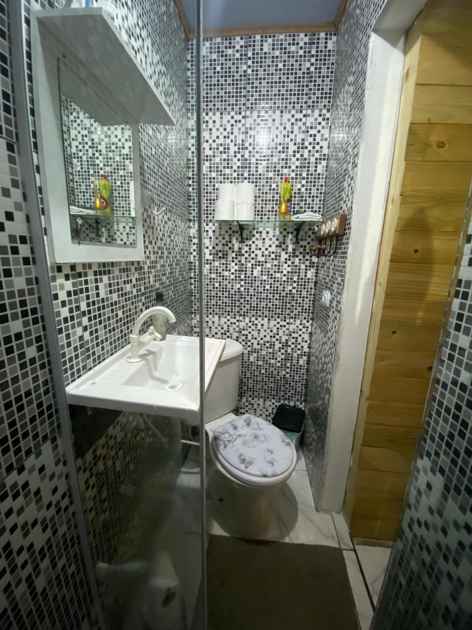Shower, Bathroom, towels
