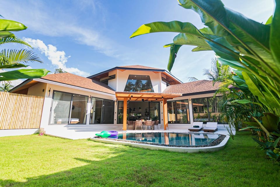 Property building, Swimming pool