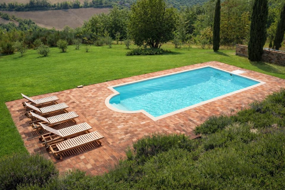 Property building, Day, Natural landscape, Bird's eye view, Garden, Garden, Solarium, Garden view, Garden view, Mountain view, Pool view, Swimming pool, sunbed