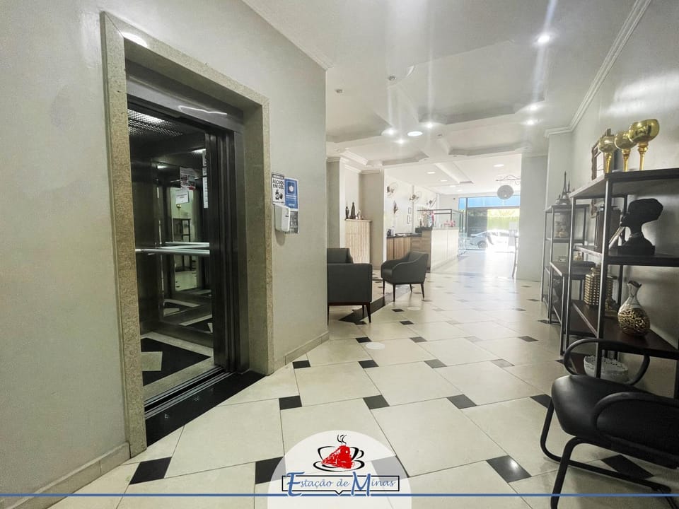 Lobby or reception, elevator