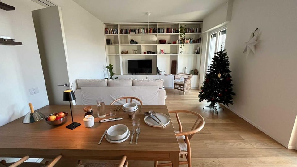 TV and multimedia, Living room, Dining area