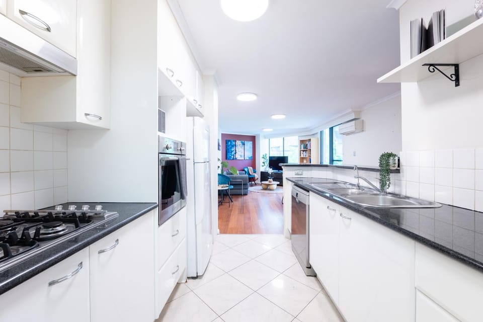 2 Bedroom Parking Pool Pyrmont ICC Darling Harbour Apartment in Sydney