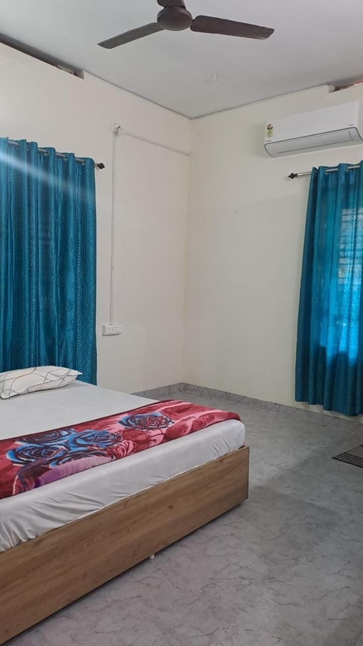 Sivahari home stay Bed and Breakfast in Thiruvananthapuram