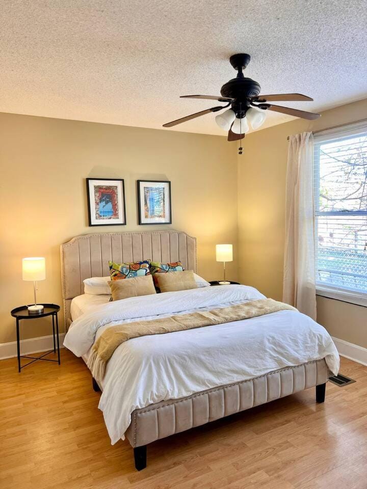 Downtown 3 Bedroom - Walk to Beale St & FedEx Forum Apartment in Memphis