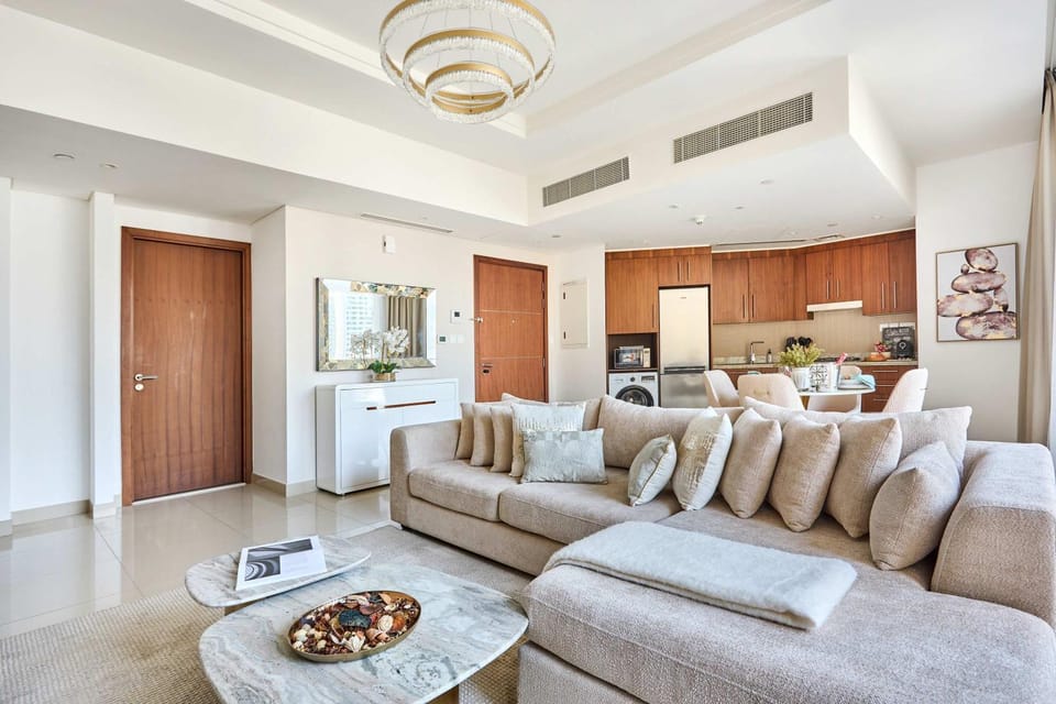 Kitchen or kitchenette, Living room, Seating area, Dining area, stove