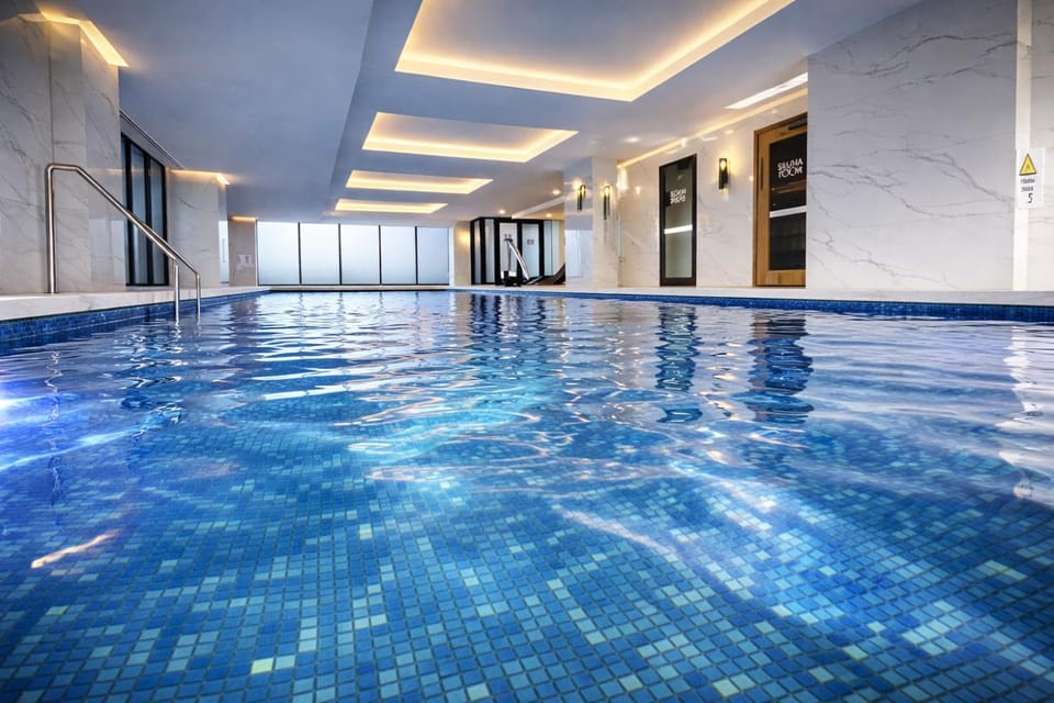 Swimming pool, Swimming pool