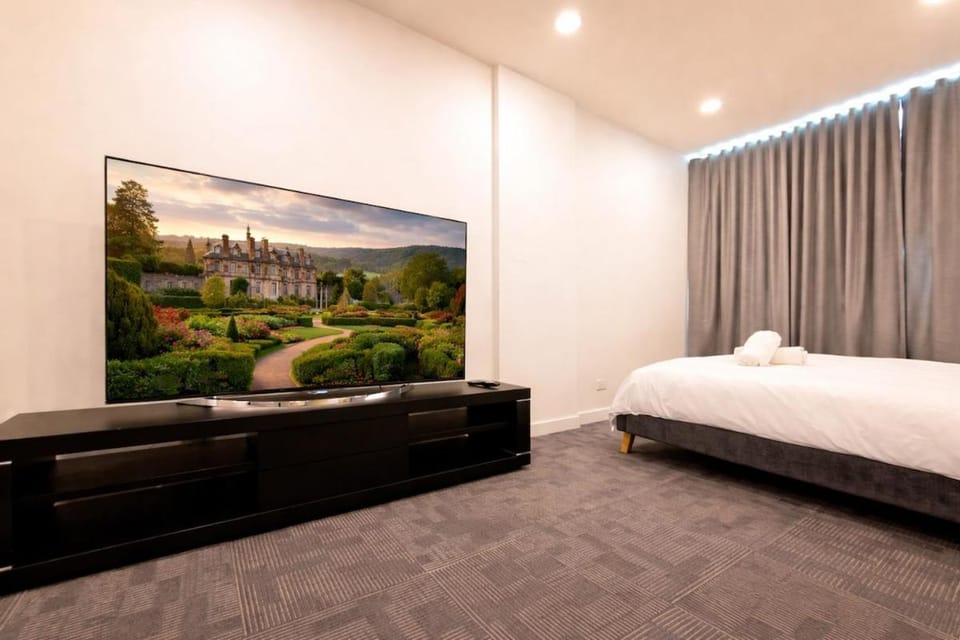 LG16 - Box Hill Hotel Style Studio Parking Near Box Hill Central and Hospital Apartment in Melbourne