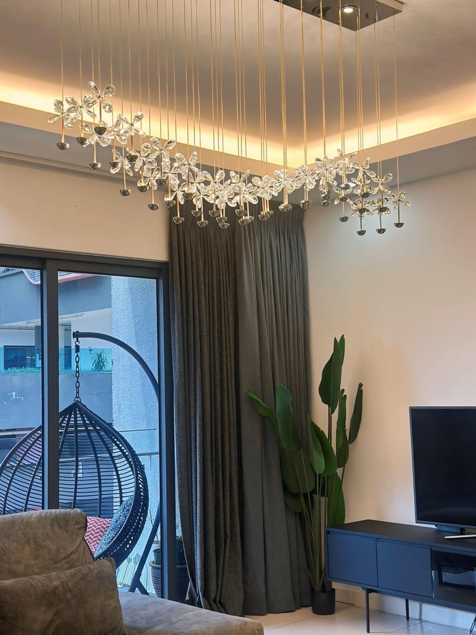 Communal lounge/ TV room, TV and multimedia, Living room, Seating area, Evening entertainment