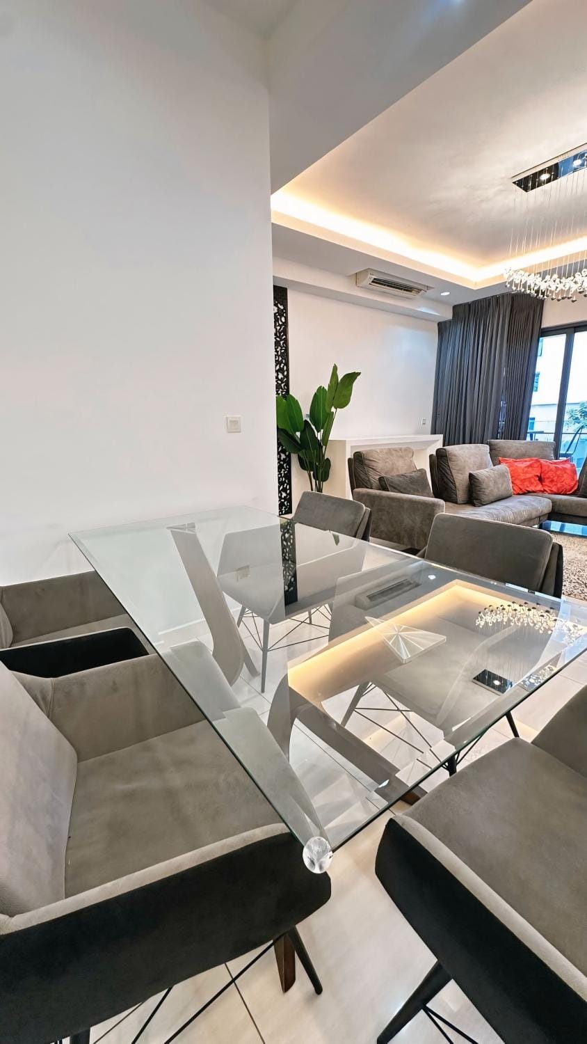 Living room, Dining area