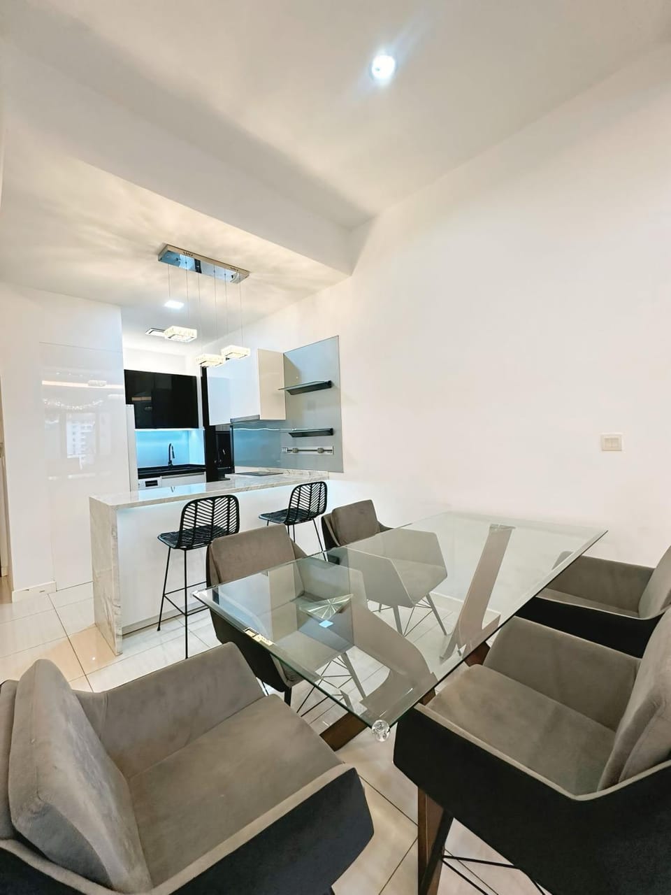 Seating area, Dining area