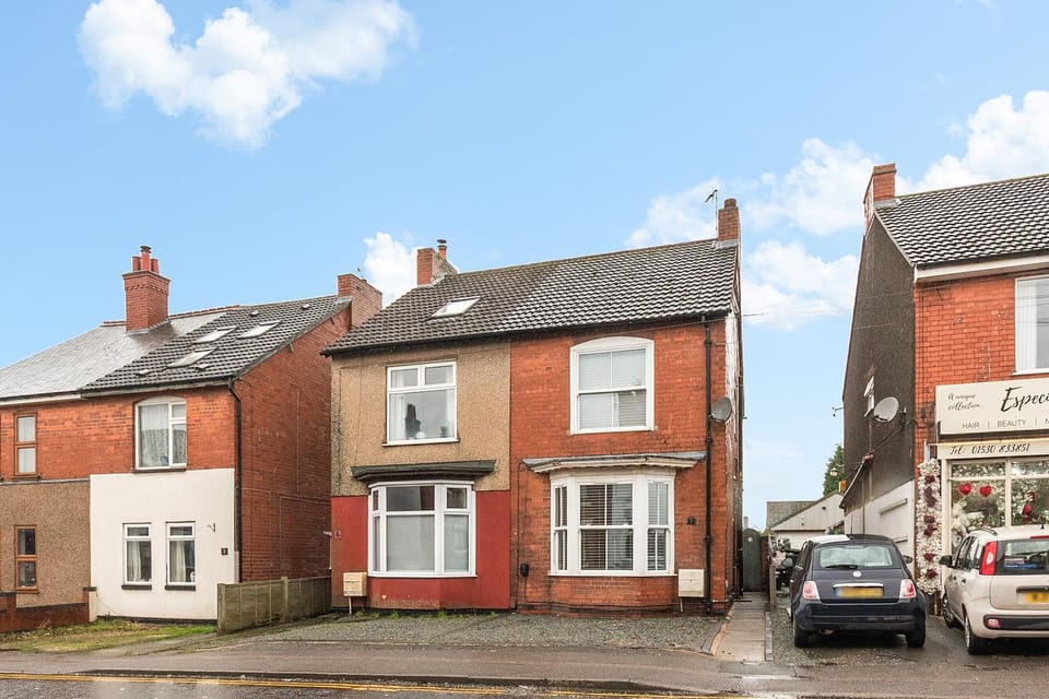 Property building, Neighbourhood, Street view, Location, Parking