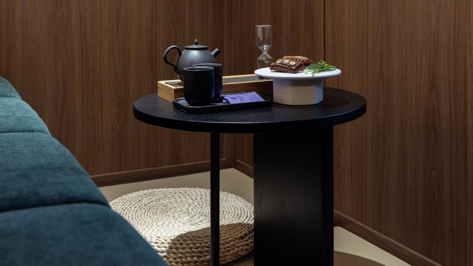 Coffee/tea facilities, Seating area