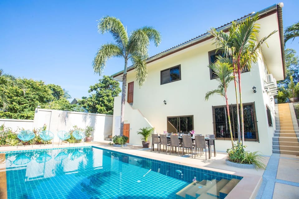 Property building, Garden, Pool view, Swimming pool